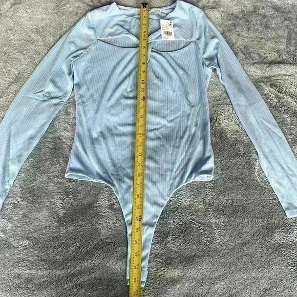 ASTR the Label Twist Cutout Bodysuit in Blue Size Medium NWT - Picture 7 of 8